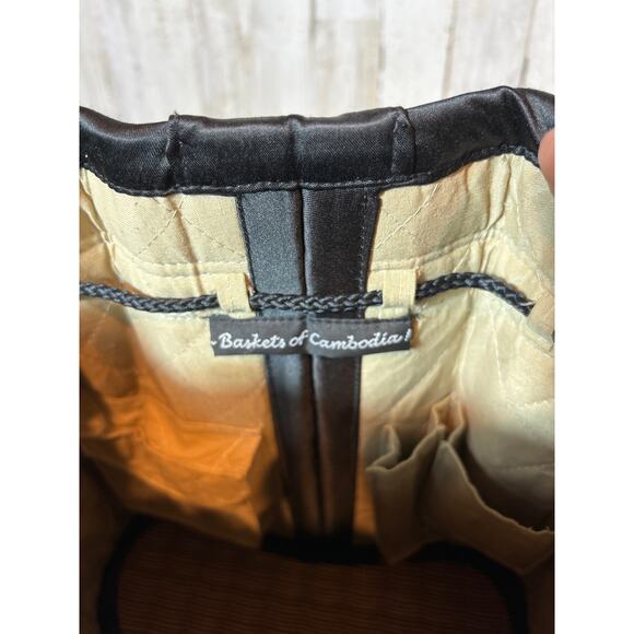 Baskets of Cambodia Crossbody Drawstring‎ Closure Handbag - Picture 3 of 6